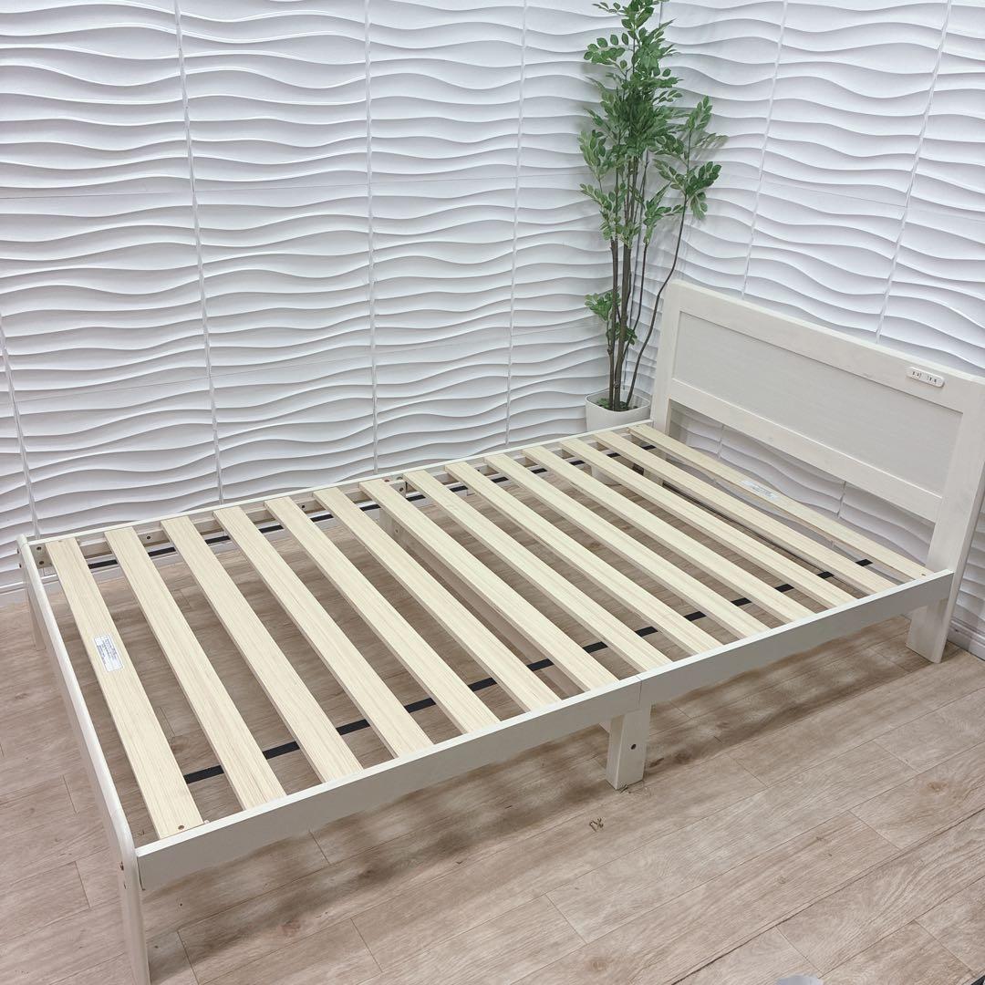 ◇大阪府 神戸市 配達料無料！◇ニトリ◇すのこベッド◇コンセント付き◇セミダブル