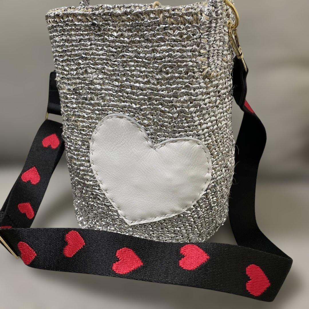新品★未使用　【希少】メオンブルー　ハート型パッチ付きシルバーかごバッグ✨✨