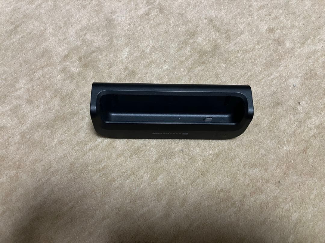 Speed Wi-Fi DOCK 5G 01 充電ドック