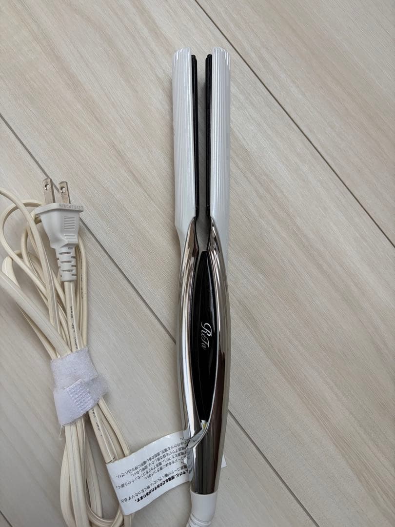 ストレートヘアアイロン セラミックプレート ホワイト　リファ　Refa