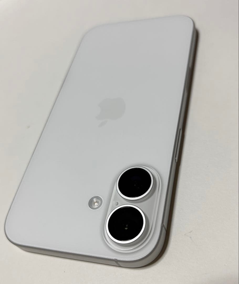 iPhone16 256GB 本体　美品　94% 傷無し　ケース付き