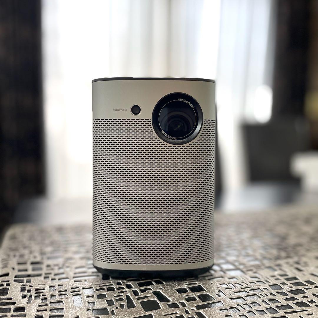 中古 XGIMI HALO 1080P ポータブルプロジェクター