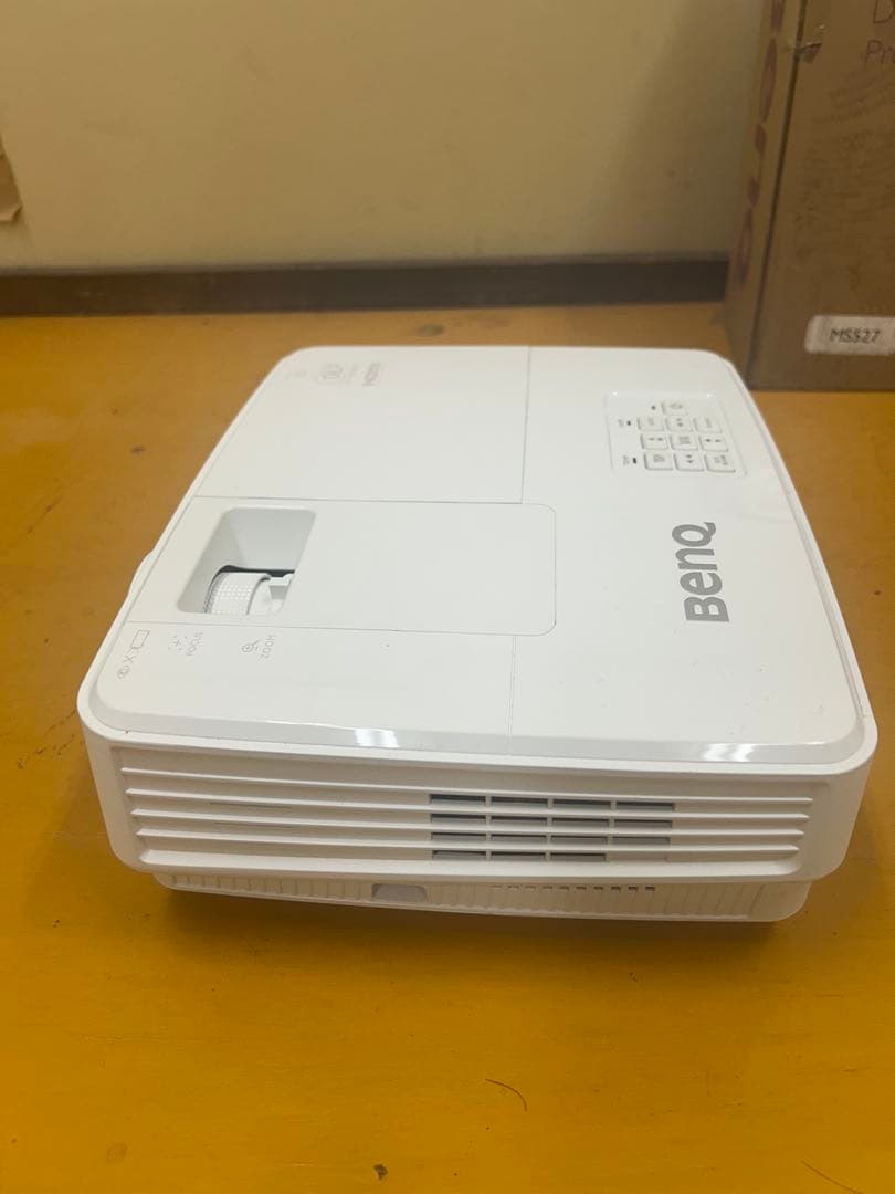 プロジェクター BenQ MS527