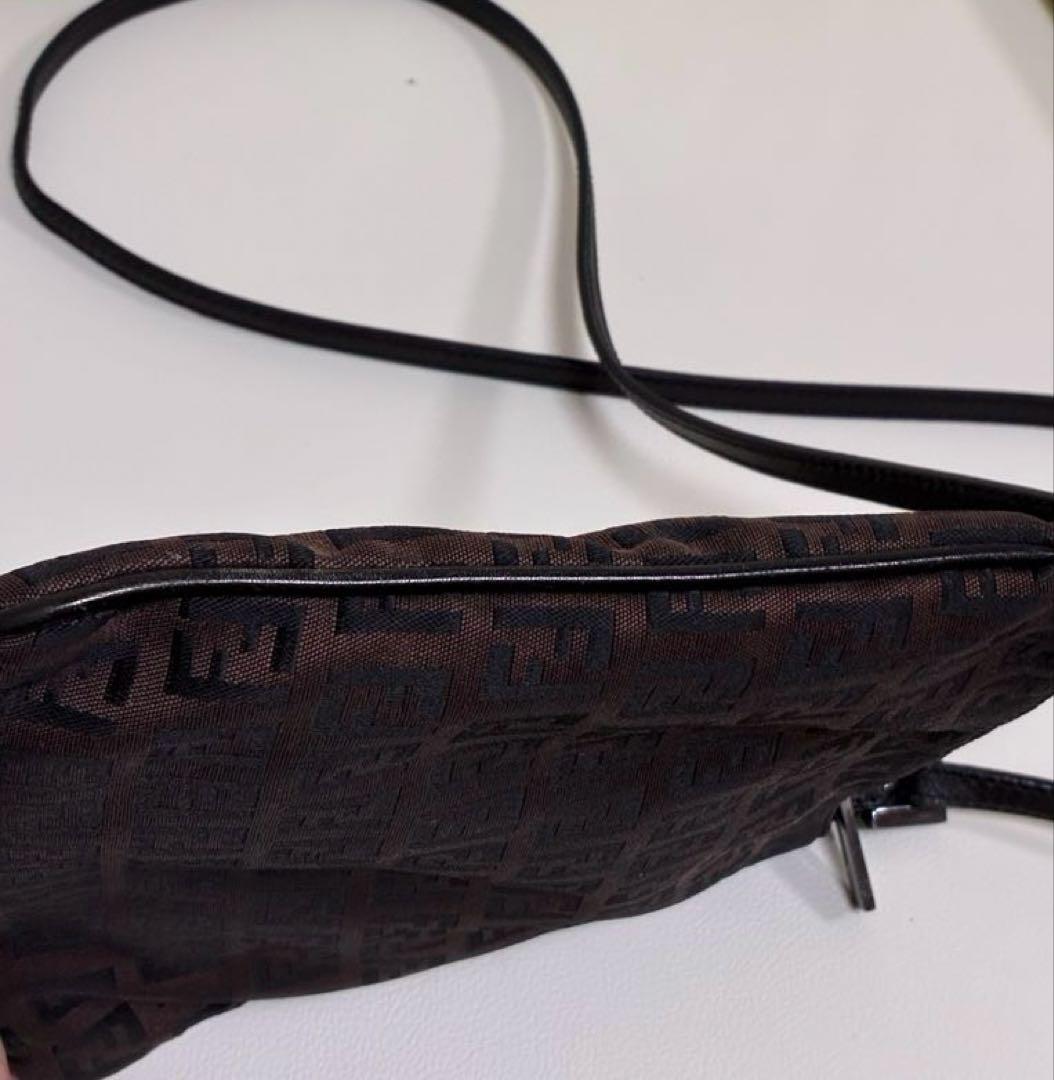 FENDI ブラウンロゴショルダーバッグ