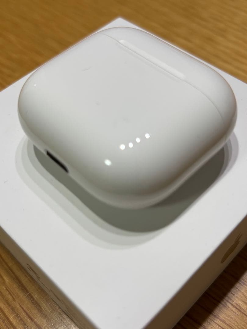 Apple AirPods 4 本体　アクティブノイズキャンセリングなし