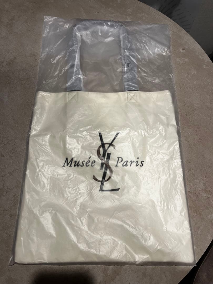 【新品未使用】YSL Musée Paris バッグ 大のみ イヴ・サンローラン