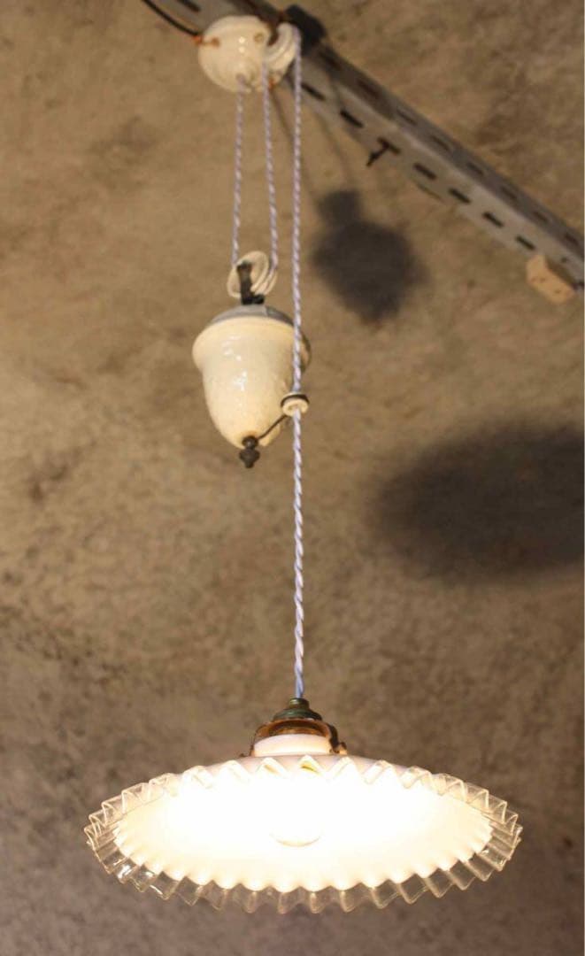 【merci】 2a. フランス　吊り下げ　滑車　ランプ　古道具　店舗什器カフェ