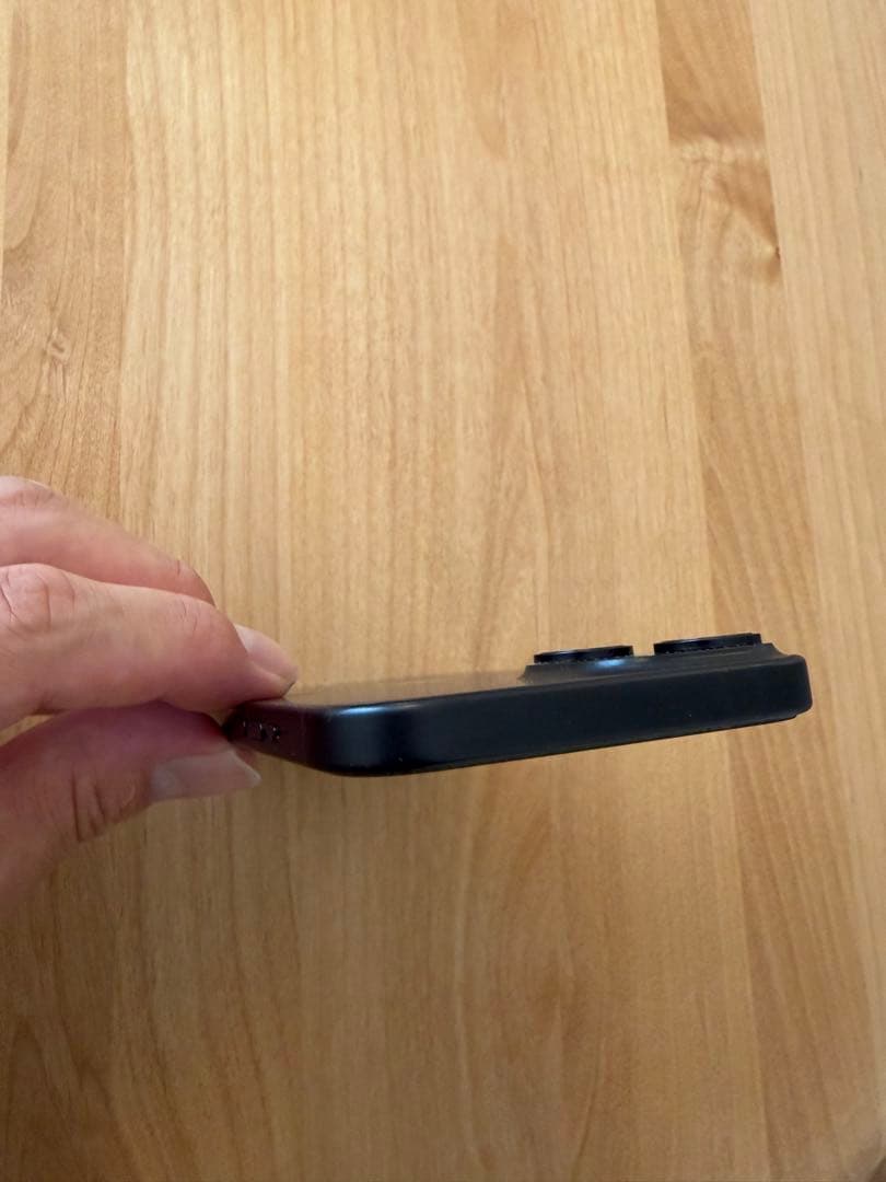 iPhone 15 ブラック 128GB本体　最大容量85%