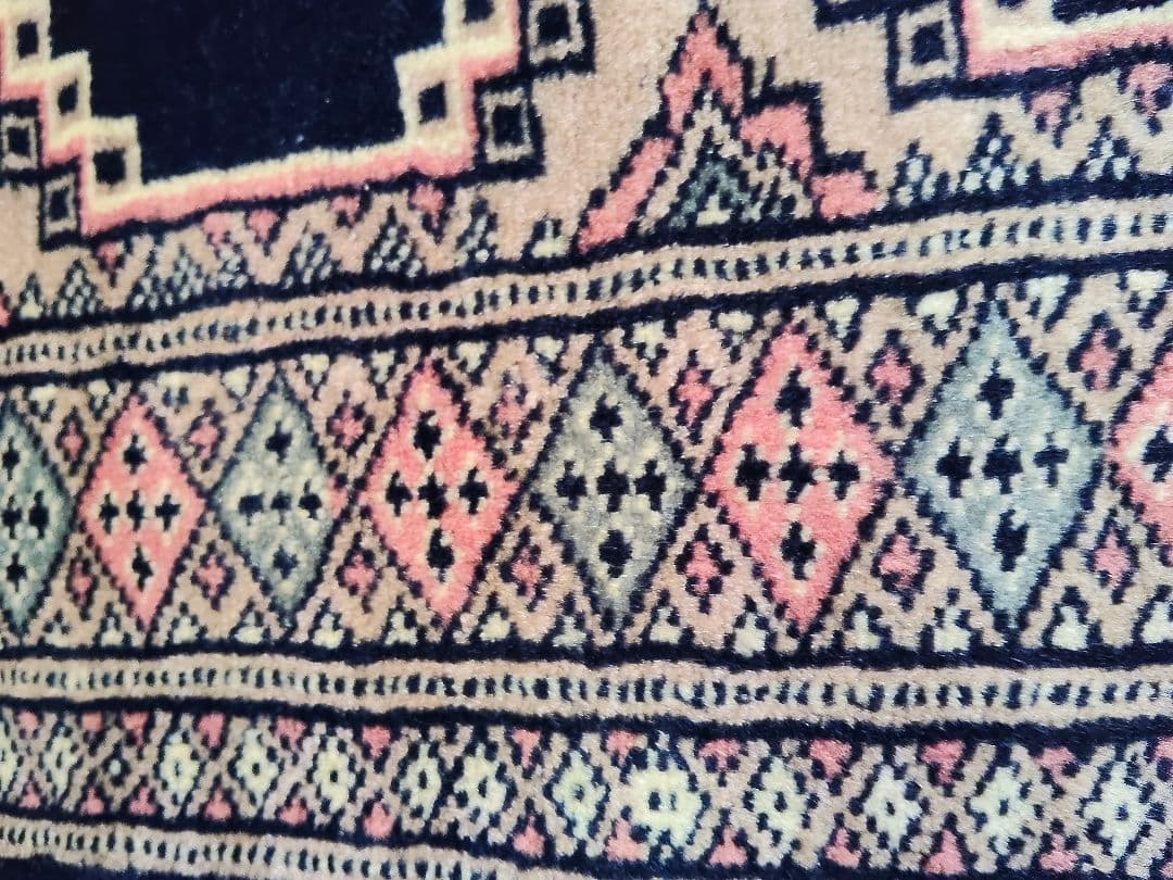 64x84cmパキスタン製手織りラグ　マット