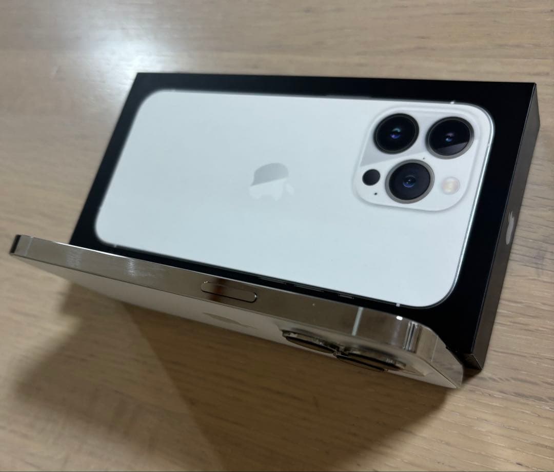 美品　Apple iPhone 13 Pro シルバー 512GB