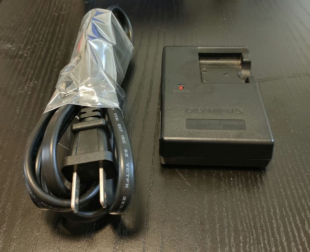 OLYMPUS CAMEDIA FE-220 シルバー 動作品 付属品付