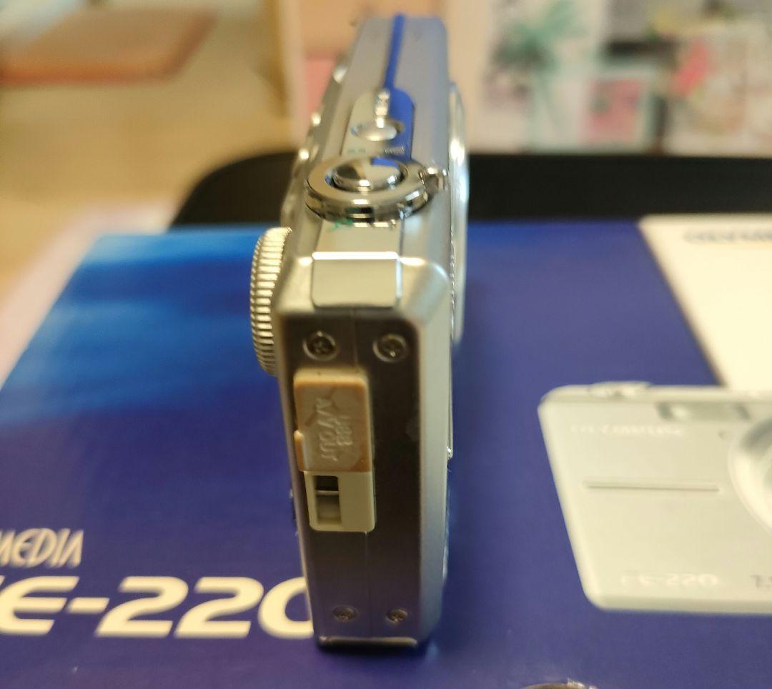 OLYMPUS CAMEDIA FE-220 シルバー 動作品 付属品付