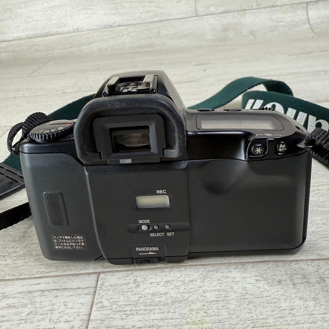 Canoni EOS Kiss カメラ　フィルム一眼レフタムロンズーム付き