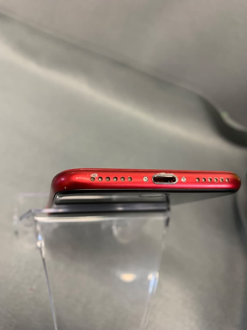 美品　国内版　SIMフリー　iPhoneSE　第二世代　128GB レッド色