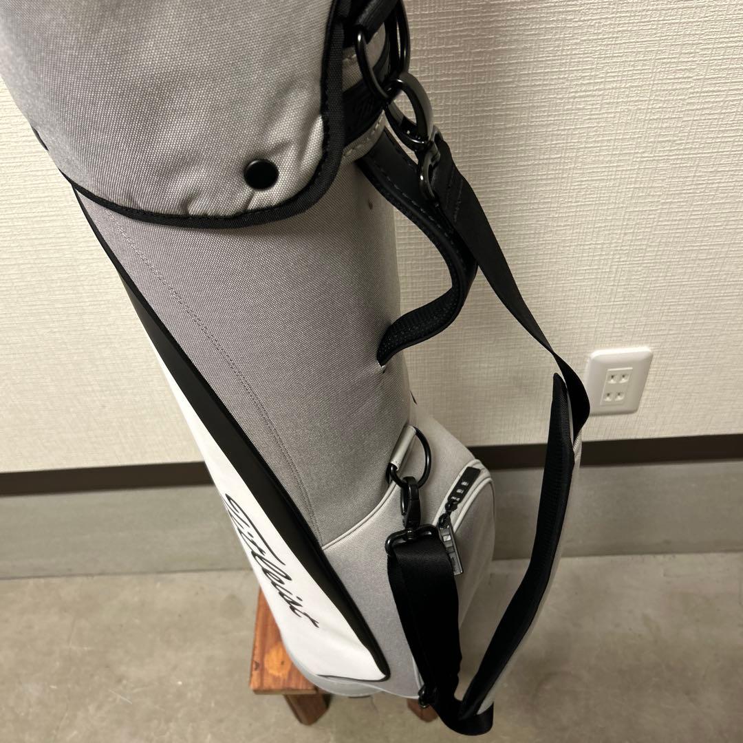 美品 未使用 タイトリスト 細身 キャディバッグ グレー フード付き直立型