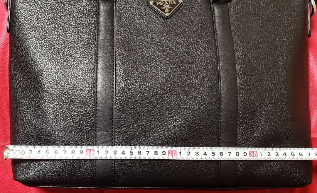 PRADA　プラダ ビジネスバッグ　A4収納 　三角ロゴ　レザー製　美品♪