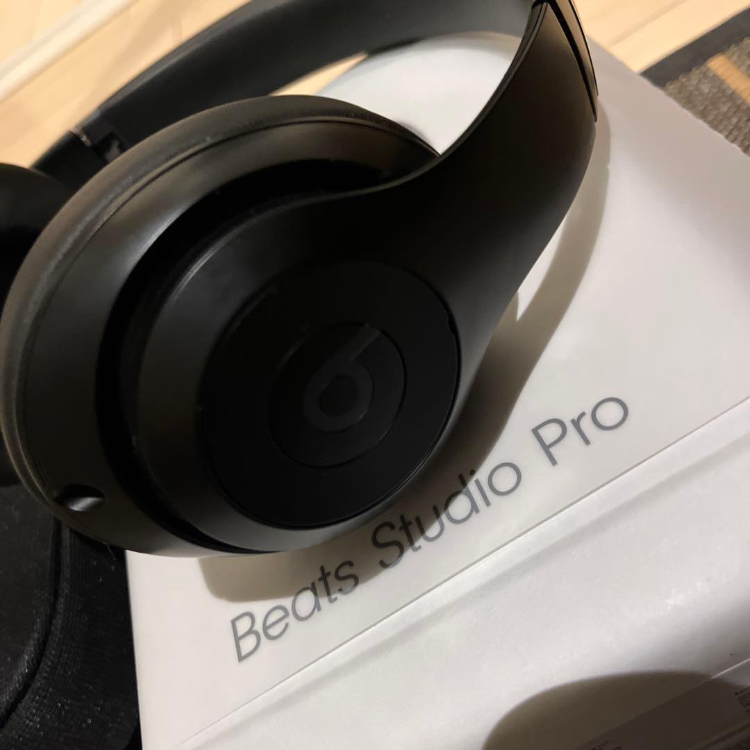 Beats Studio Proワイヤレスヘッドホン ケース付き