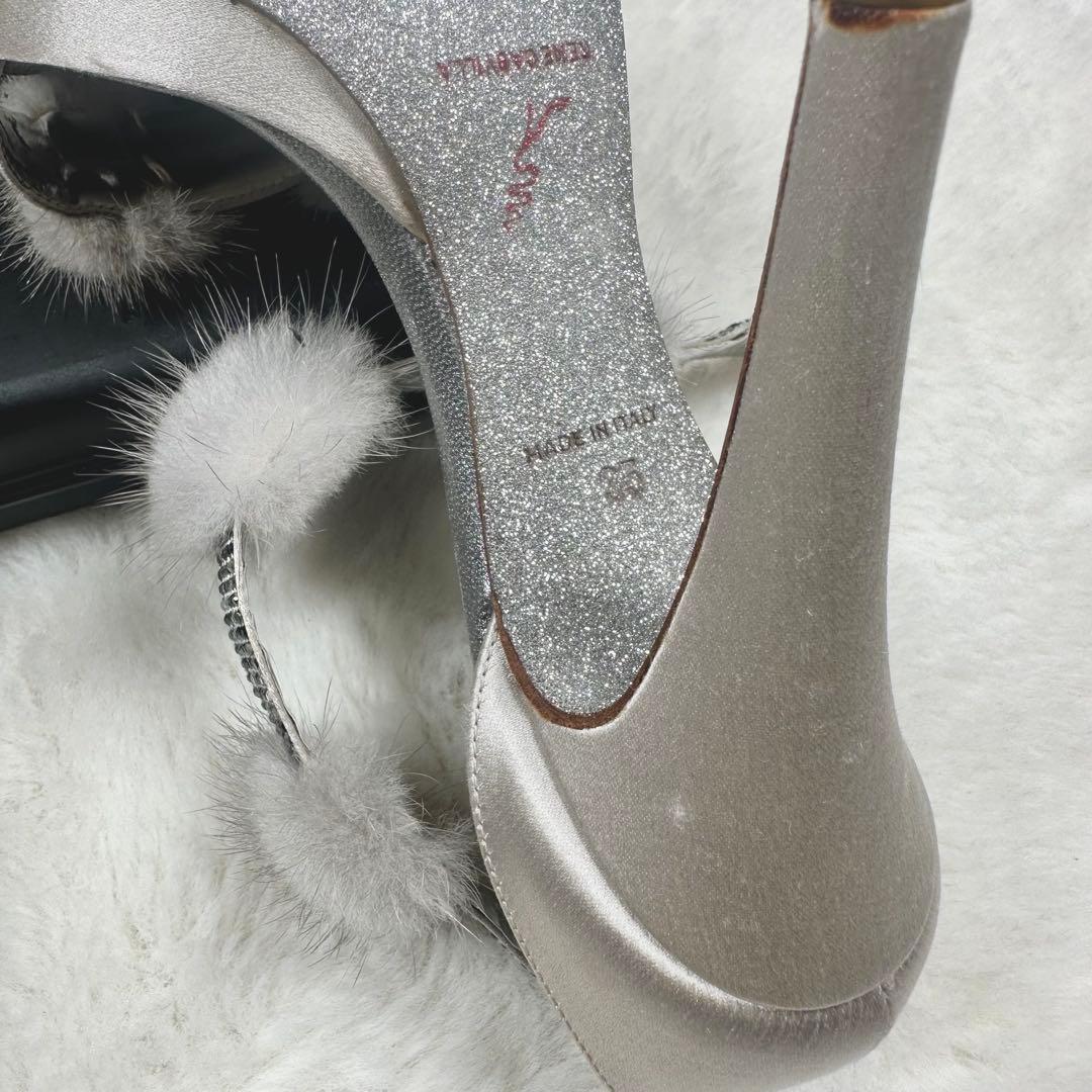 極美品　レネカオヴィラ　サンダル シルバー　21.5　ファー　オープントゥ