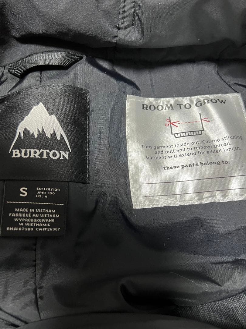 BURTON キッズ　スキーウェア 上下セットSサイズ　130cm