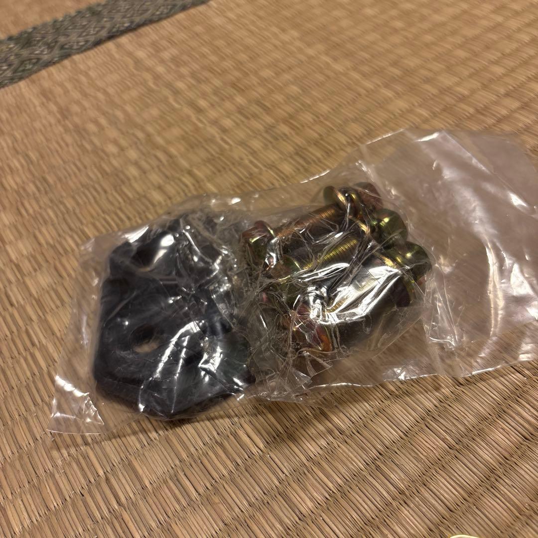 APIO タクティカルバンパー装着車用　右　牽引フック・9mm厚　黄色　アピオ