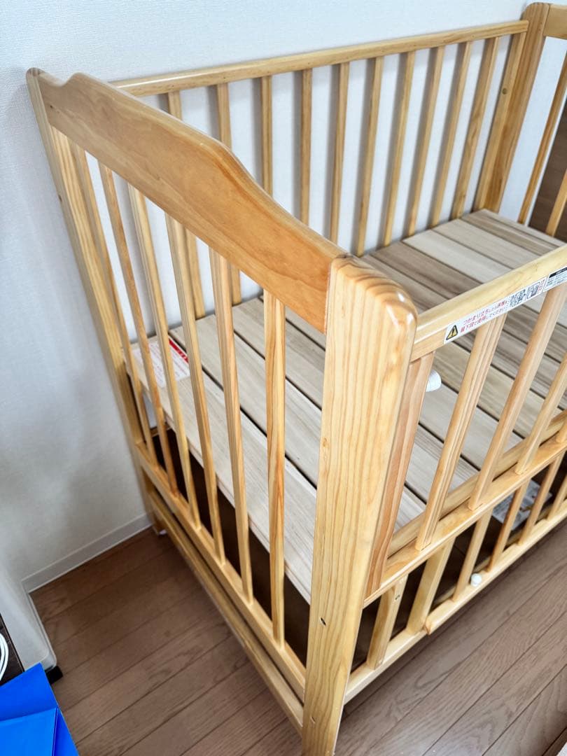 【KATOJI】木製ベビーベッド キャスター付き【匿名発送・送料込み】