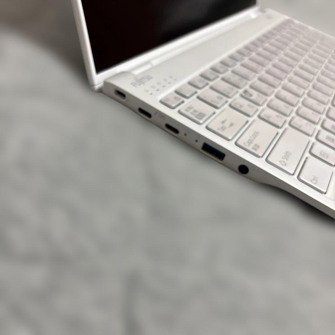 富士通 ノートパソコン LIFEBOOK UH08/H3 FMVU8H3WD1