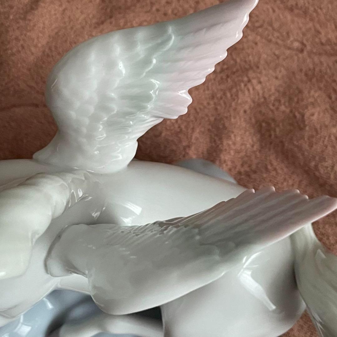 【海外限定】 リアドロ Lladro No.6242 小鳥と遊ぶペガサス 陶磁器