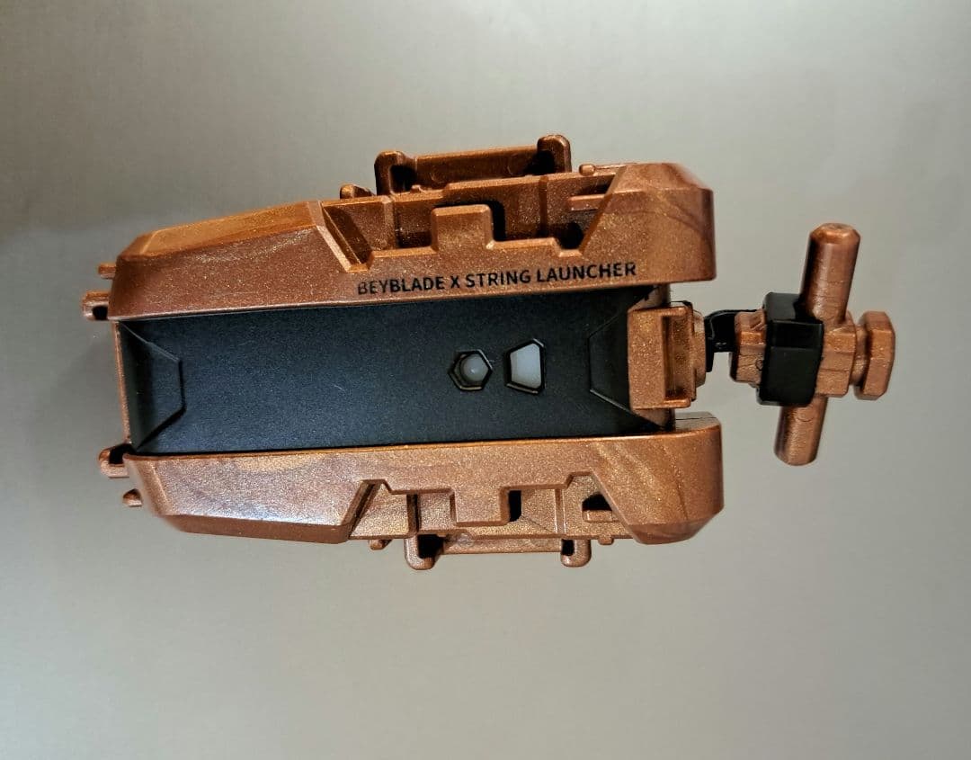 ベイブレードx G2大会 ３位入賞景品 ストリングランチャー 　ブロンズ