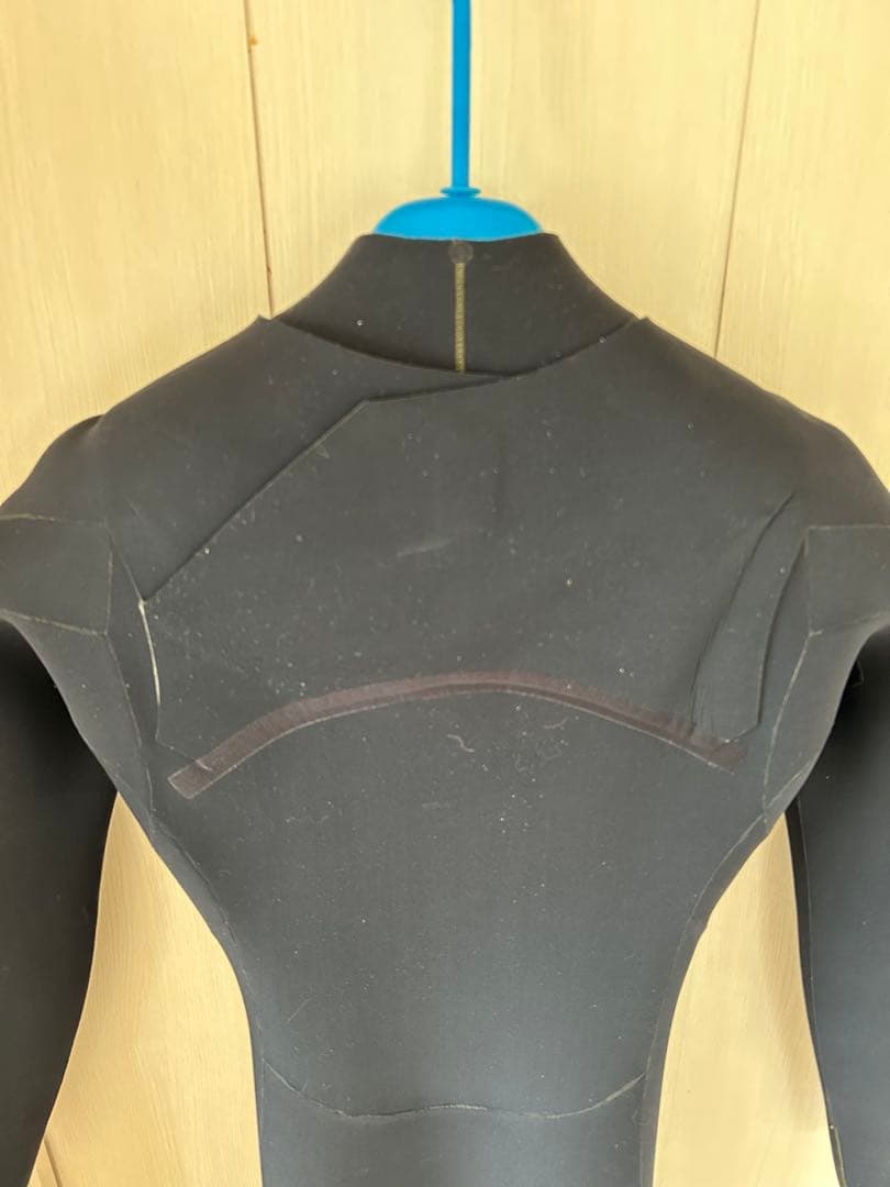 rash ウェットスーツ　ジャーフル　3ミリ　状態　良　既成　Ｌ