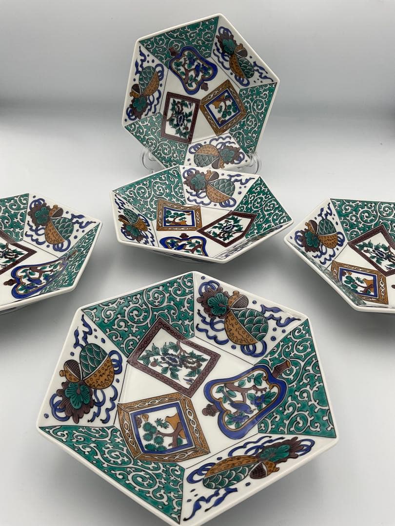 タンタンです‼️九谷焼　皿　中鉢