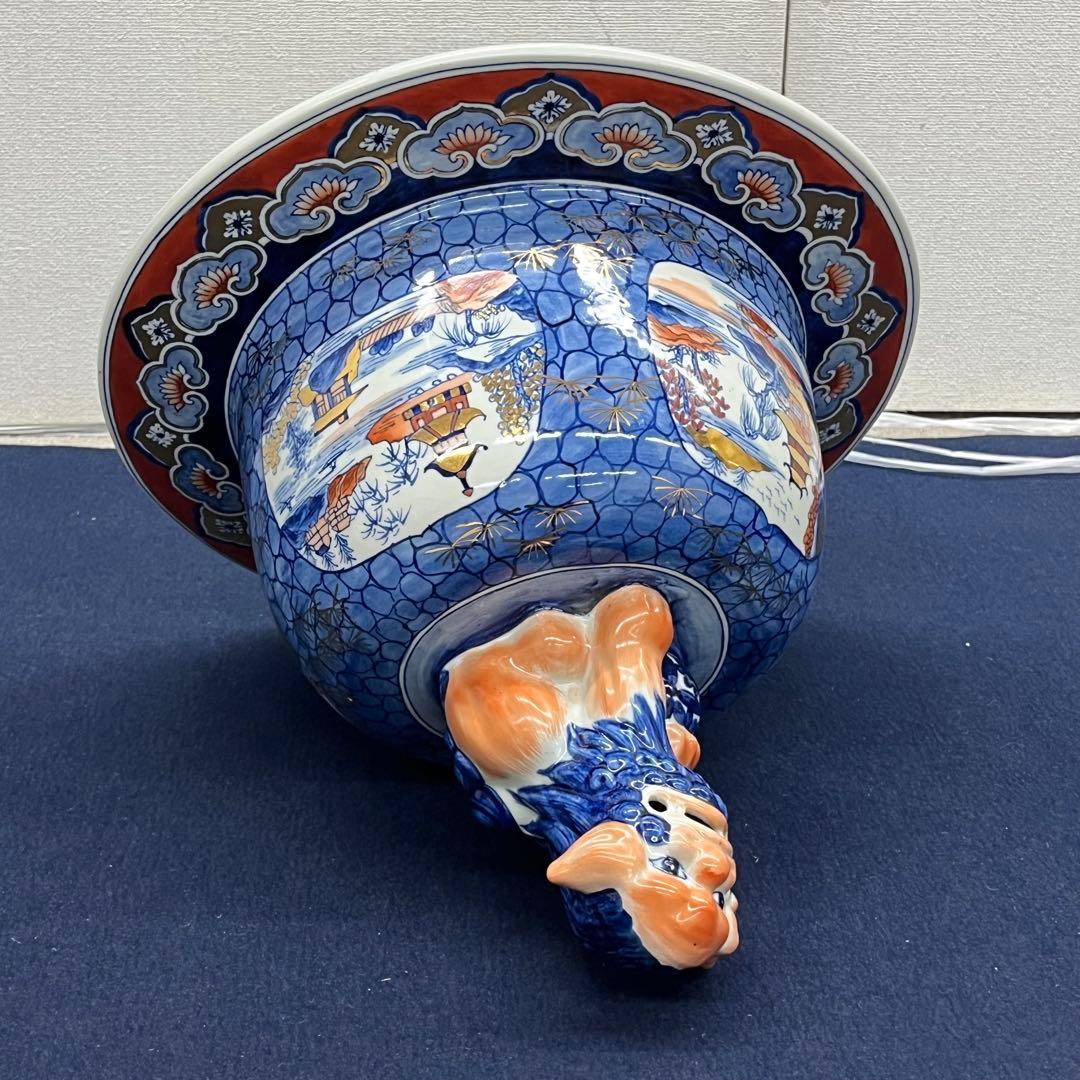 古伊万里様式 蓋獅子付 色絵金彩唐草波風景文 大型磁器壺