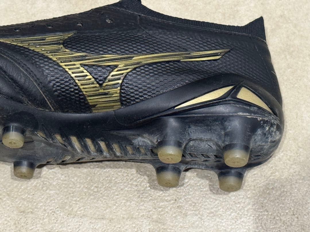 モレリア NEO 4 β ミズノ　サッカースパイク　24センチ　中古