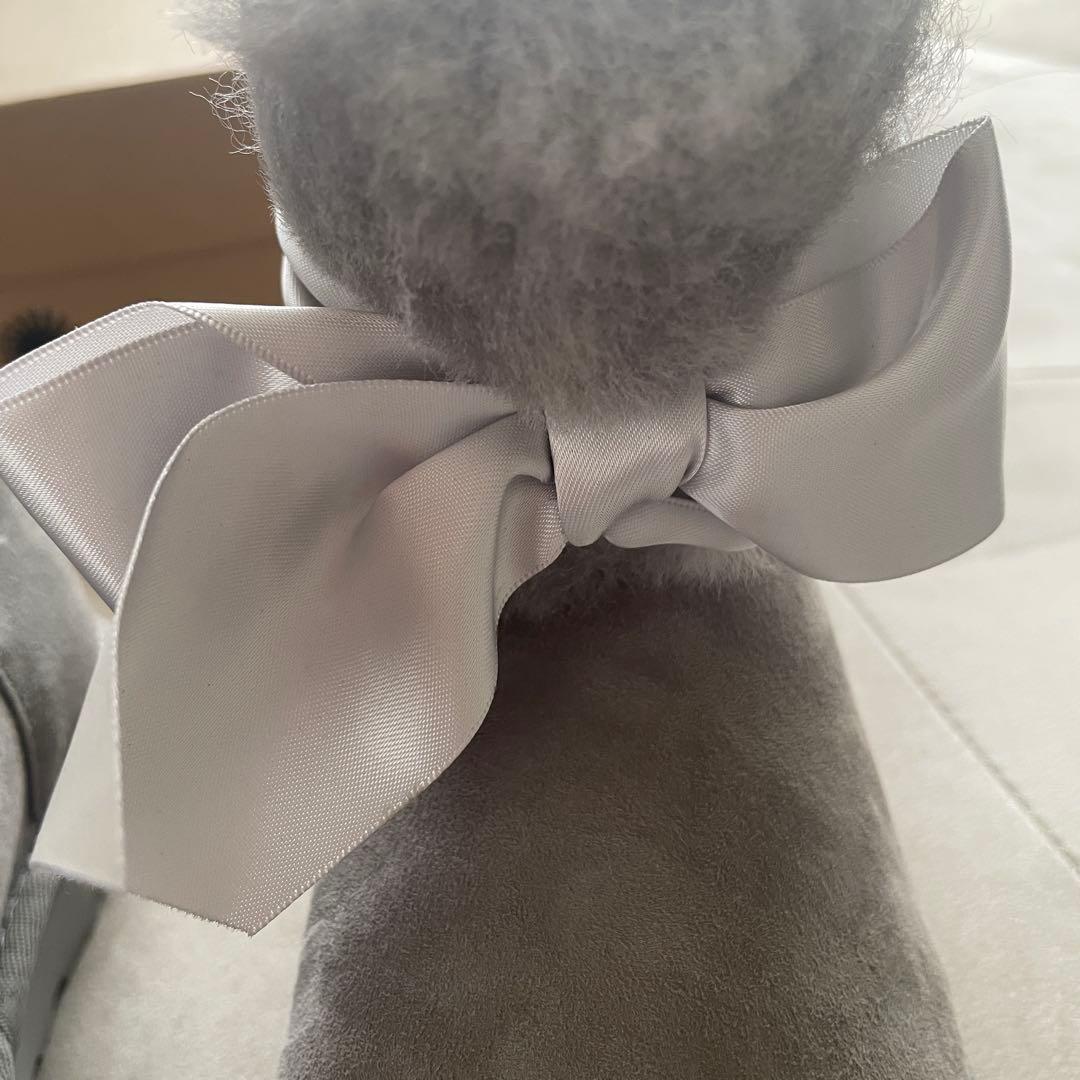 新品未使用 UGG ムートンブーツ リボン グレー　ふわふわ
