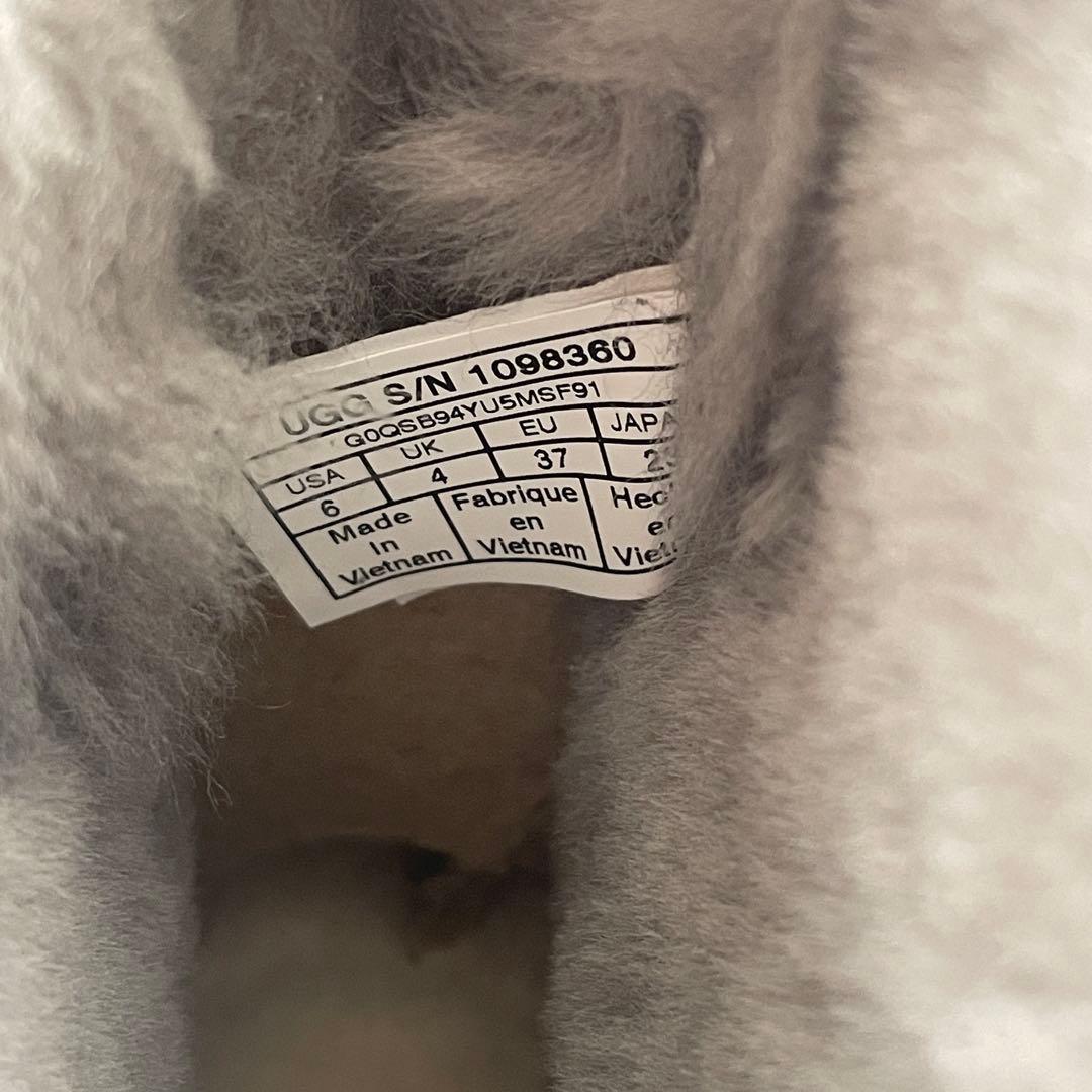 新品未使用 UGG ムートンブーツ リボン グレー　ふわふわ