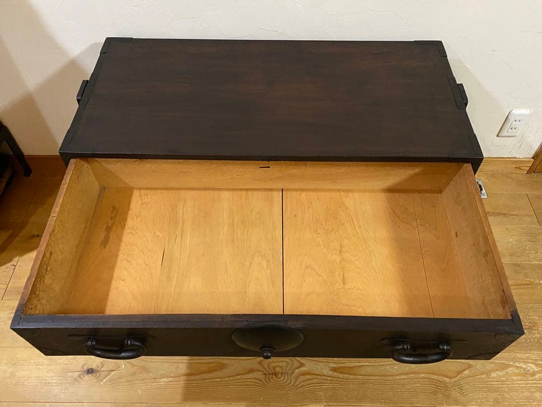 欅の玉杢が美しい骨董箪笥　アンティークチェスト