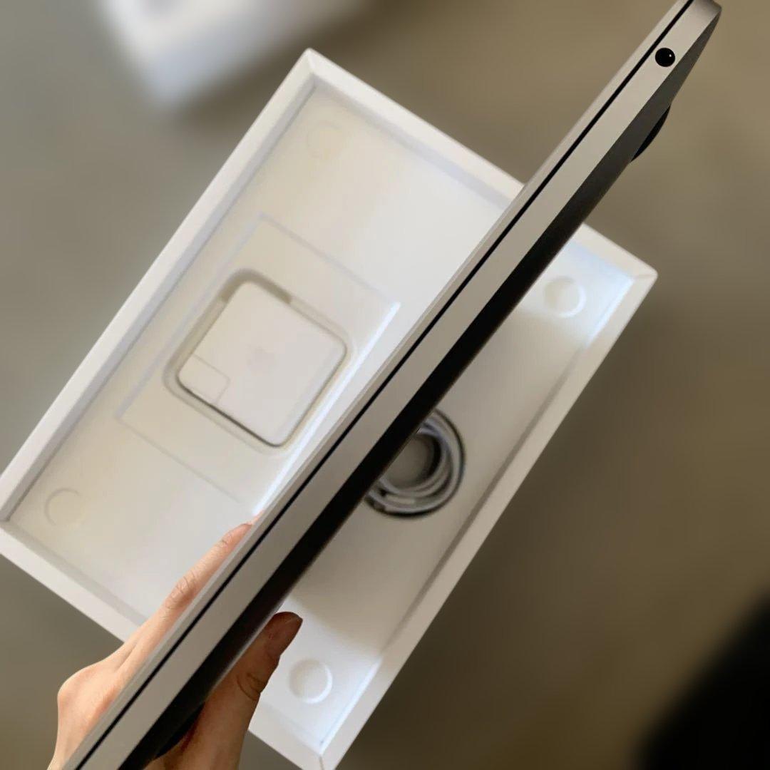 美品　MacBook Pro 2020 13インチ 512GB 箱・ケース付