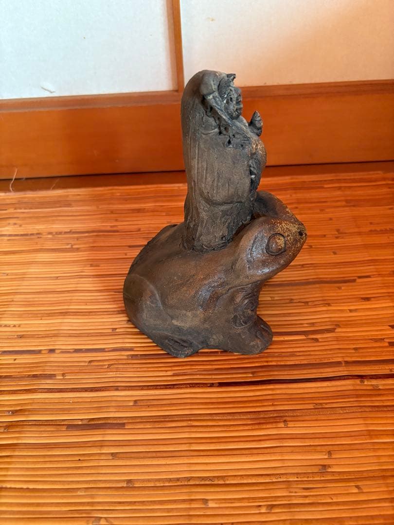 カエル　置物