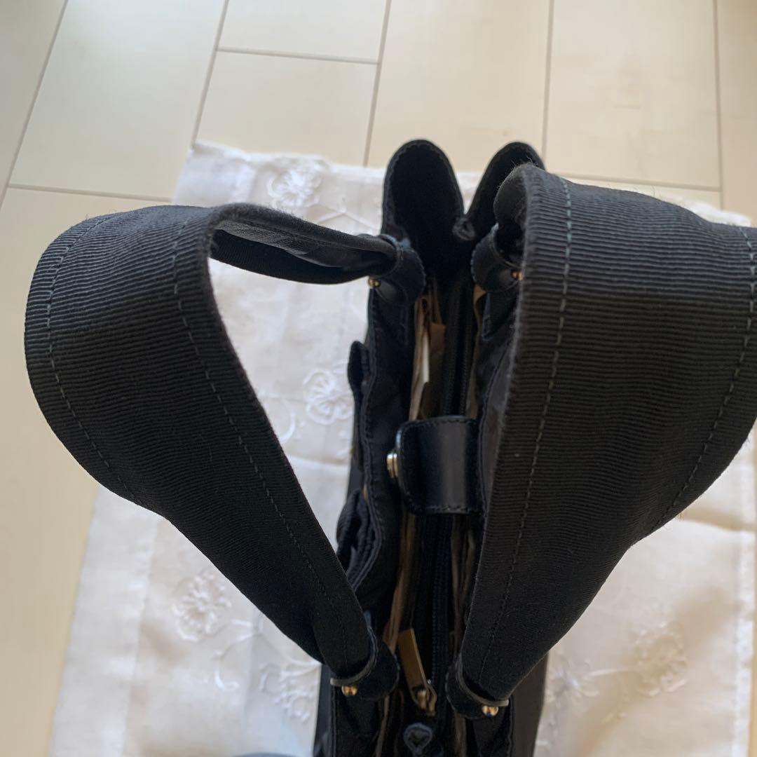 フェラガモ　リボン付きブラックナイロンバッグ