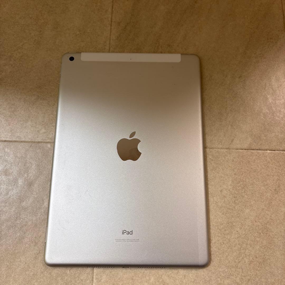 Apple iPad (第8世代) wifi＋celluarシルバー 32GB