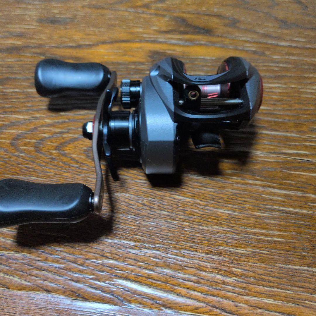 アブガルシア REVO５SX ROCKET　 　ハイギア　ギア比9　(右)