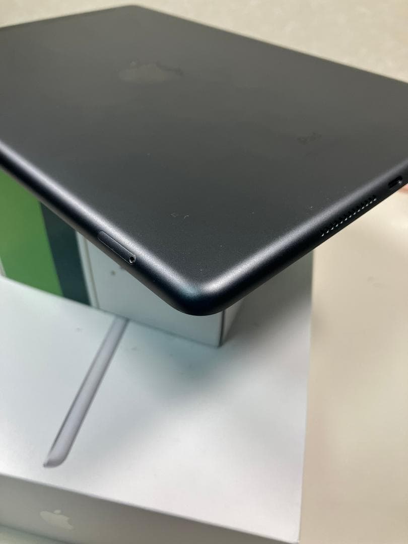 iPad 第8世代　32GB グレー　セルラー カバーガラス付