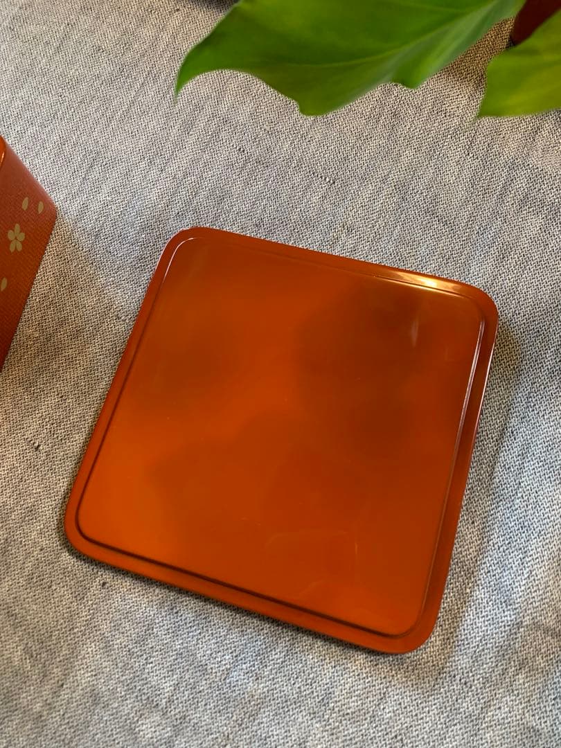 ￼輪島塗 小重（小ぶり重箱）五客　春秋蒔絵　桜　紅葉　ちらし　木箱入未使用保管品