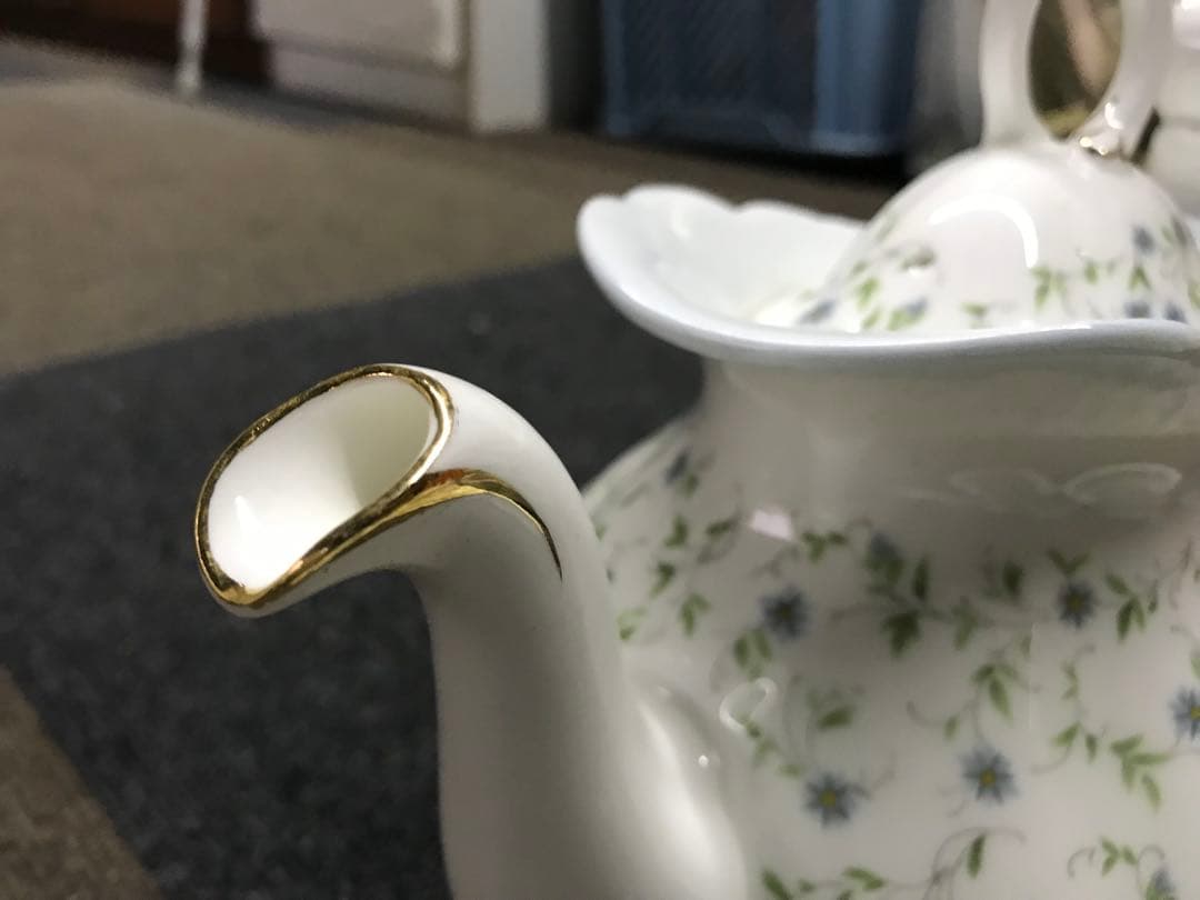 ローヤルアルベド食器セットcaroline