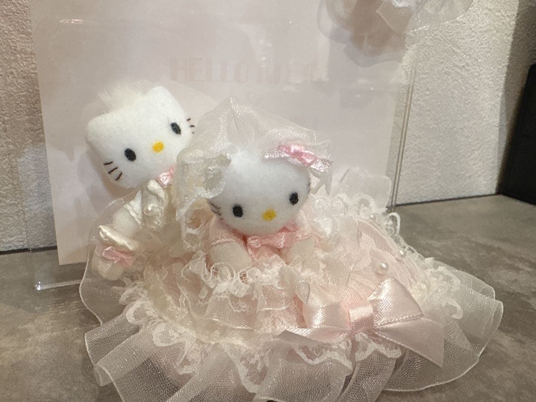 ハローキティ　ダニエル　ウェディング　ドレス　フォトフレーム　アクリル