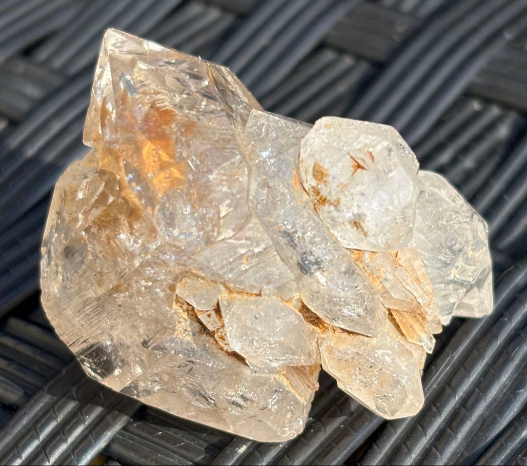 【天然石】虹入り　原石　天使の贈り物　骸骨水晶　エレスチャルクウォーツ①