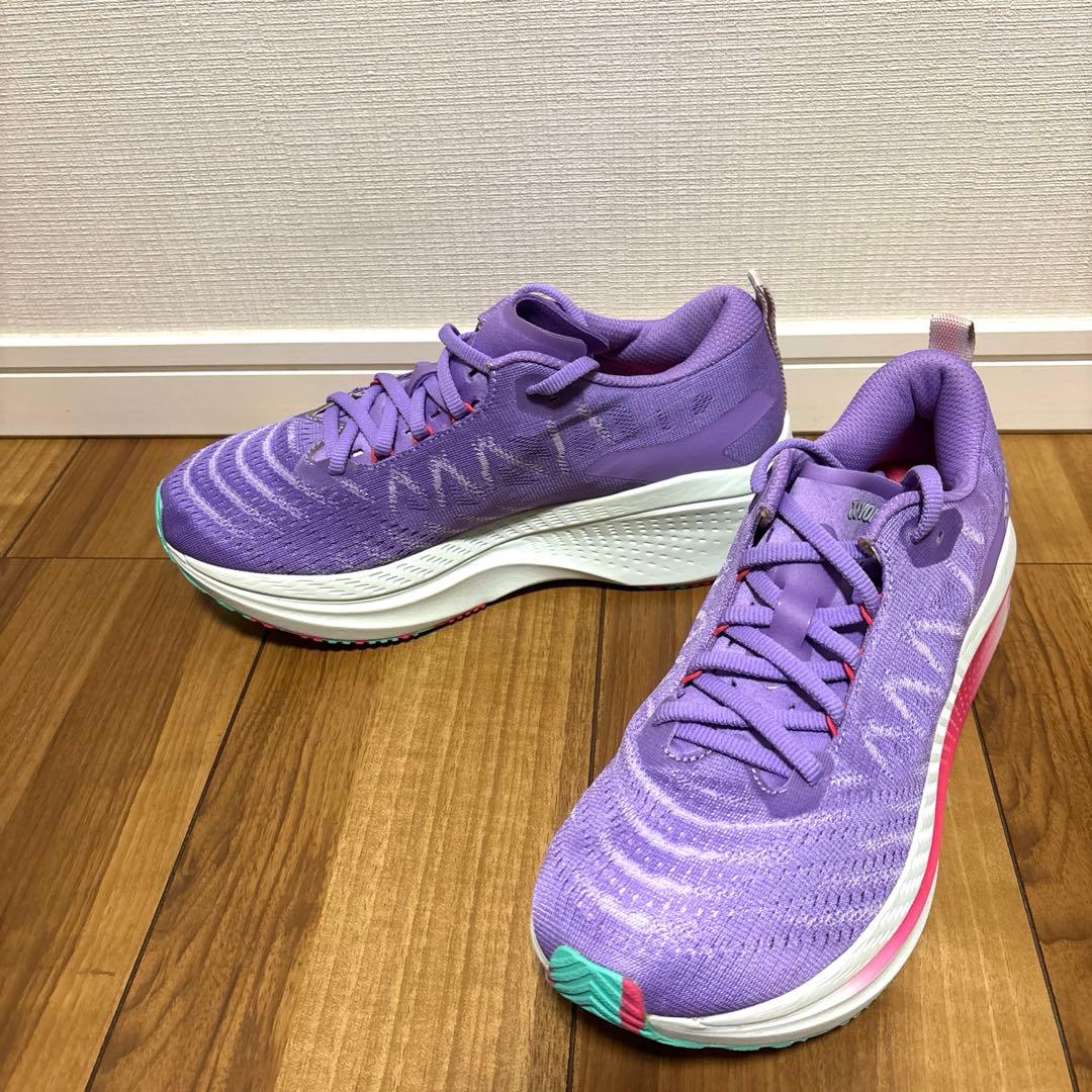 ヨネックス25年モデル ランニングシューズカーボンクルーズXRウィメン