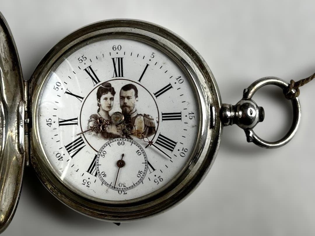 エングレーブ花模様シルバーポケットウォッチ