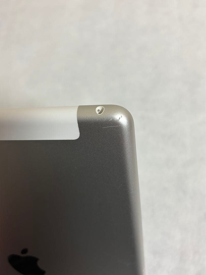 iPad 第7世代 Wi-Fi + Cellular シルバー バッテリー99%