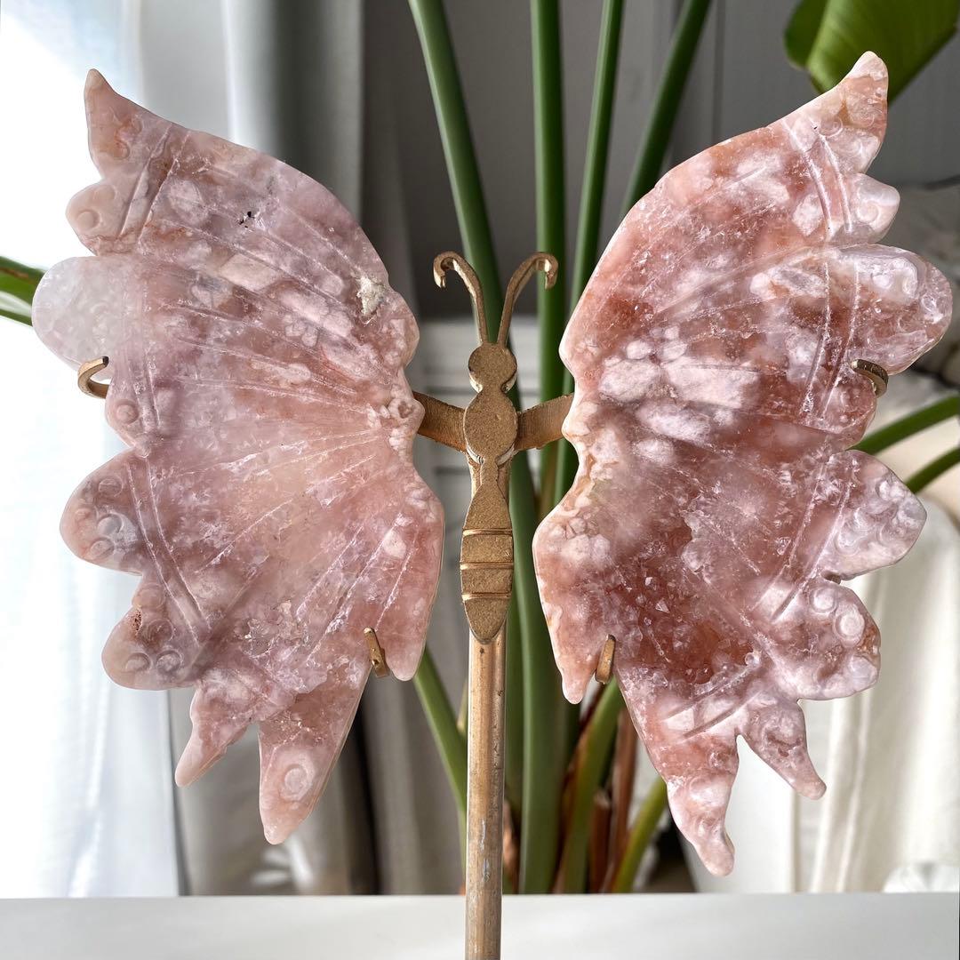 【 ピンクアメジスト フラワーアゲート バタフライ （台座付き）蝶々 桜瑪瑙 】