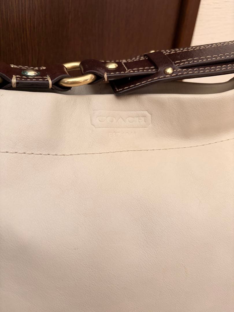 COACH ホワイトレザー ショルダーバッグ